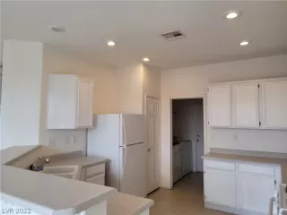 Photo #1: 2398606 Listing 