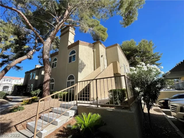 MLS: 2398634 Condo For Sale