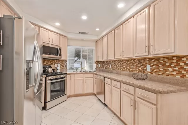 MLS: 2398649 Condo For Sale