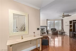 Photo #4: 2398649 Listing