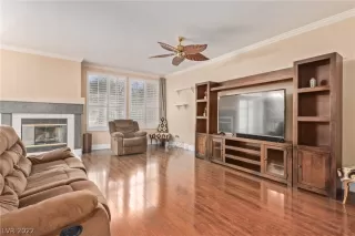 Photo #6: 2398649 Listing