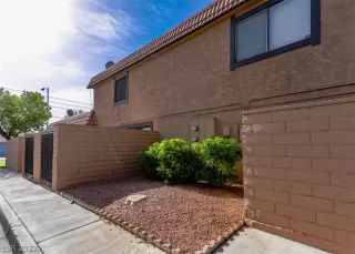 Photo #1: 2398652 Listing