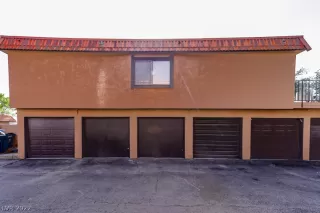 Photo #4: 2398652 Listing