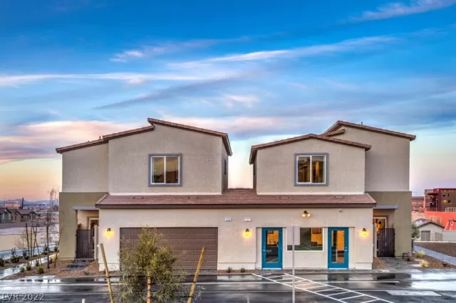 MLS: 2398654 Condo For Sale