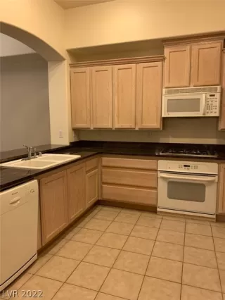 Photo #3: 2398655 Listing