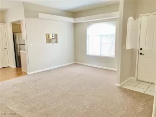 Photo #5: 2398657 Listing 