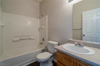 Photo #3: 2398667 Listing 