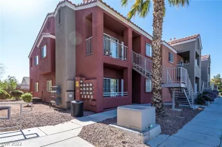 Photo #4: 2398667 Listing 