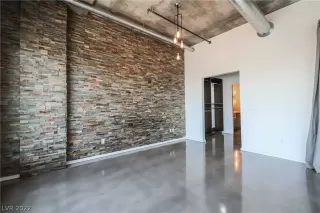 Photo #6: 2398673 Listing 
