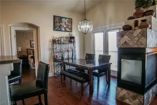 Photo #3: 2398681 Listing 