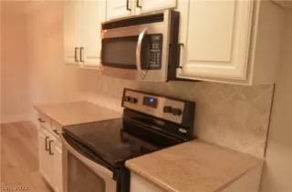 Photo #6: 2398703 Listing 