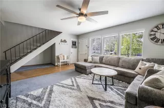 Photo #4: 2398714 Listing