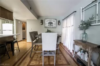 Photo #6: 2398714 Listing