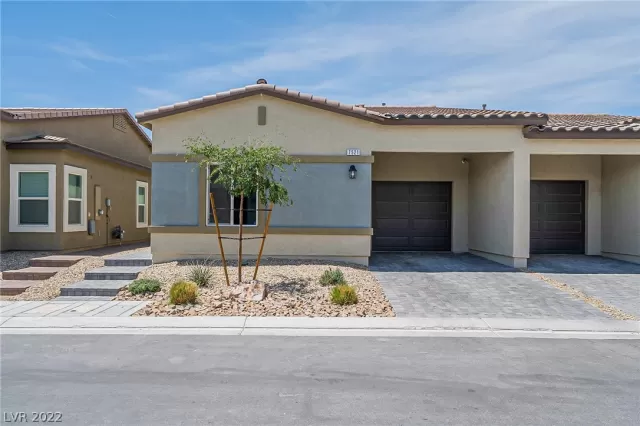 MLS: 2398722 Condo For Sale