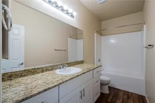 Photo #5: 2398722 Listing 