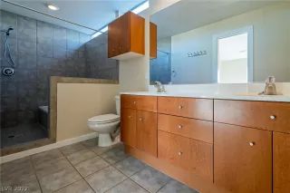 Photo #4: 2398734 Listing