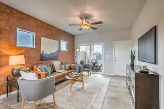 Photo #2: 2398794 Listing 