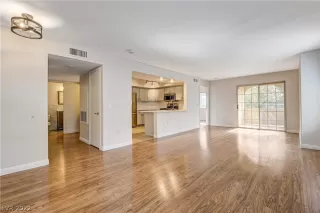 Photo #4: 2398814 Listing 