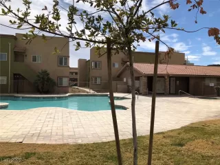 Photo #2: 2398822 Listing 