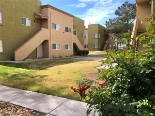 Photo #3: 2398822 Listing 