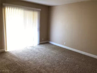 Photo #5: 2398822 Listing 