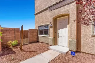 Photo #2: 2398826 Listing