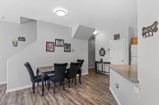 Photo #4: 2398826 Listing