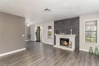 Photo #2: 2398841 Listing 