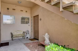 Photo #2: 2398861 Listing