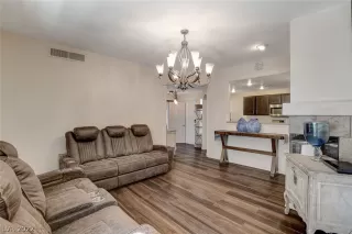 Photo #6: 2398861 Listing