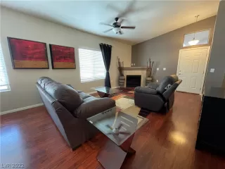 Photo #3: 2398897 Listing 