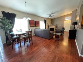 Photo #5: 2398897 Listing 