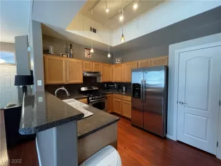 Photo #6: 2398897 Listing 