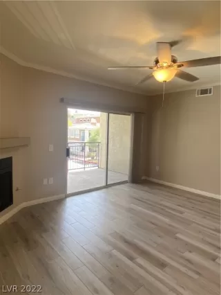 Photo #3: 2398904 Listing