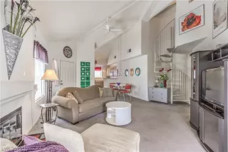 Photo #3: 2398931 Listing 