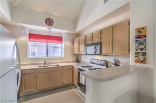 Photo #6: 2398931 Listing 