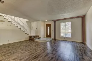 Photo #2: 2398949 Listing