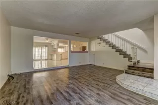 Photo #3: 2398949 Listing