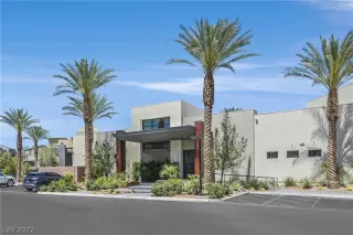 Photo #1: 2398961 Listing