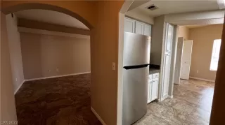 Photo #2: 2399006 Listing 