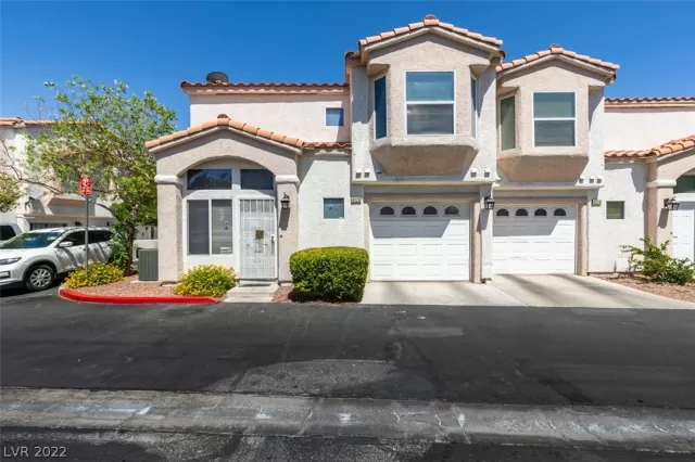 MLS: 2399012 Condo For Sale