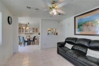 Photo #5: 2399012 Listing 