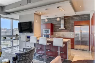 Photo #1: 2399017 Listing 