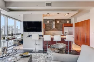 Photo #3: 2399017 Listing 