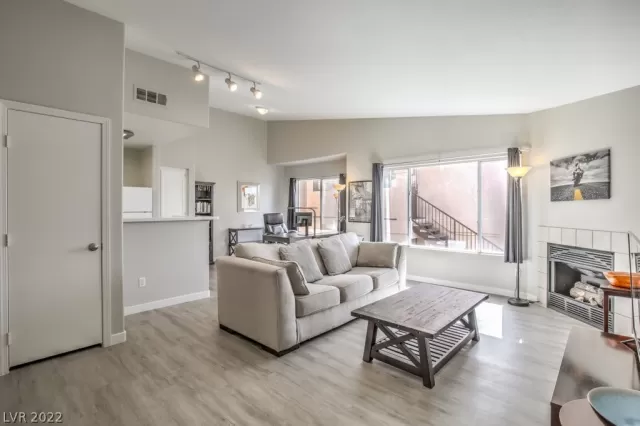 MLS: 2399018 Condo For Sale