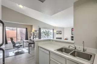 Photo #2: 2399018 Listing