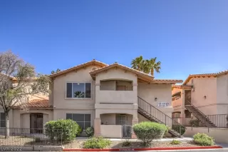 Photo #4: 2399018 Listing