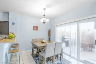 Photo #6: 2399021 Listing 