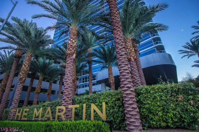 MLS: 2399024 Condo For Sale