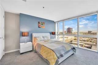 Photo #5: 2399024 Listing 